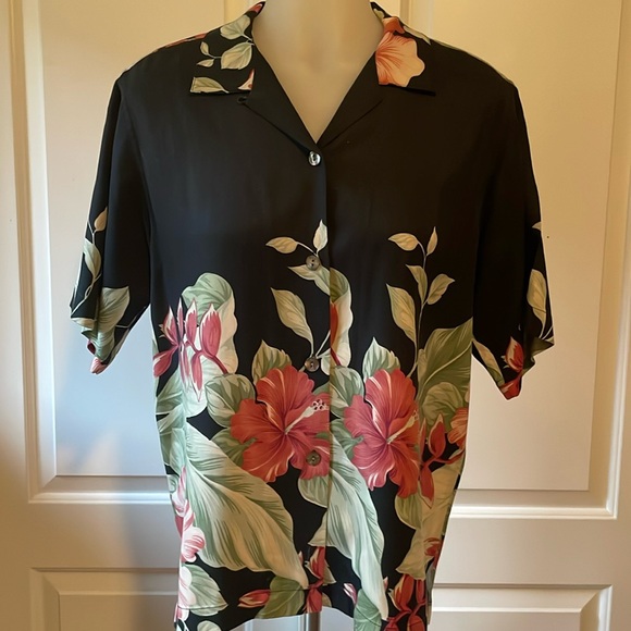Tommy Bahama Tops - Vintage Silk Tommy Bahama Tropical Shirt